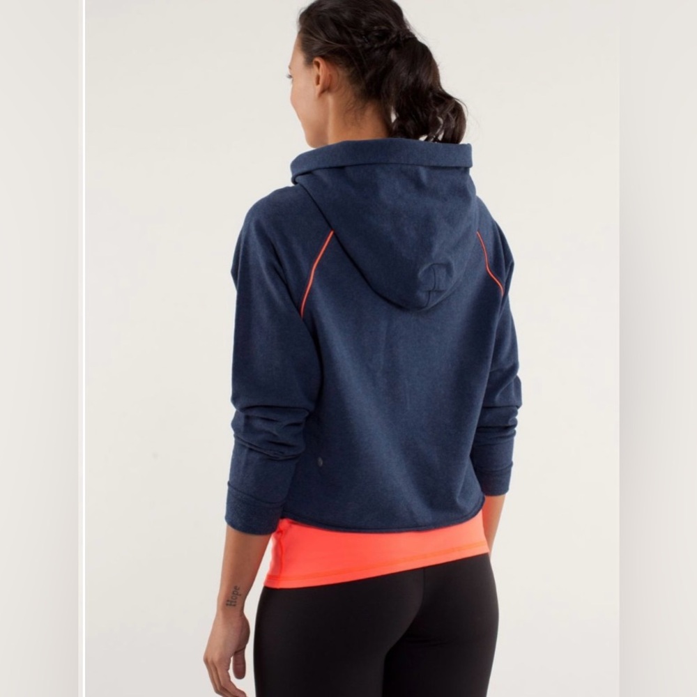 Lululemon Please Me Cropped d Pullover Size 6 Navy Great Condition - Picture 3 of 13